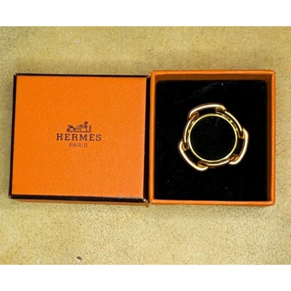 HERMÈS Signed Gold Tone Chain Link Band Scarf Ring w/ Orange Hermès Box